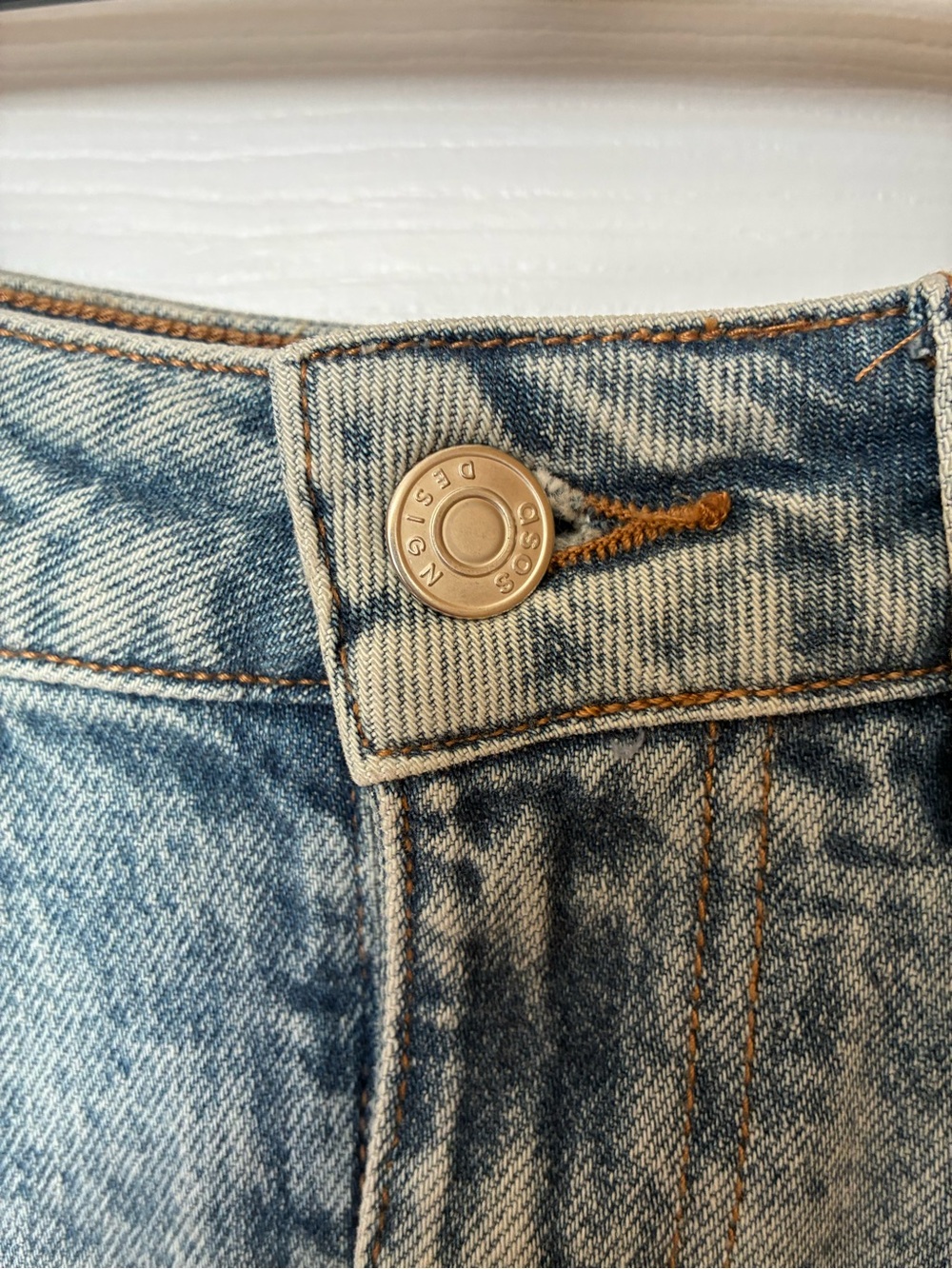 ASOS Design Light Wash Denim Midi Skirt High Waist Front Slit Size US 4 - Picture 4 of 5